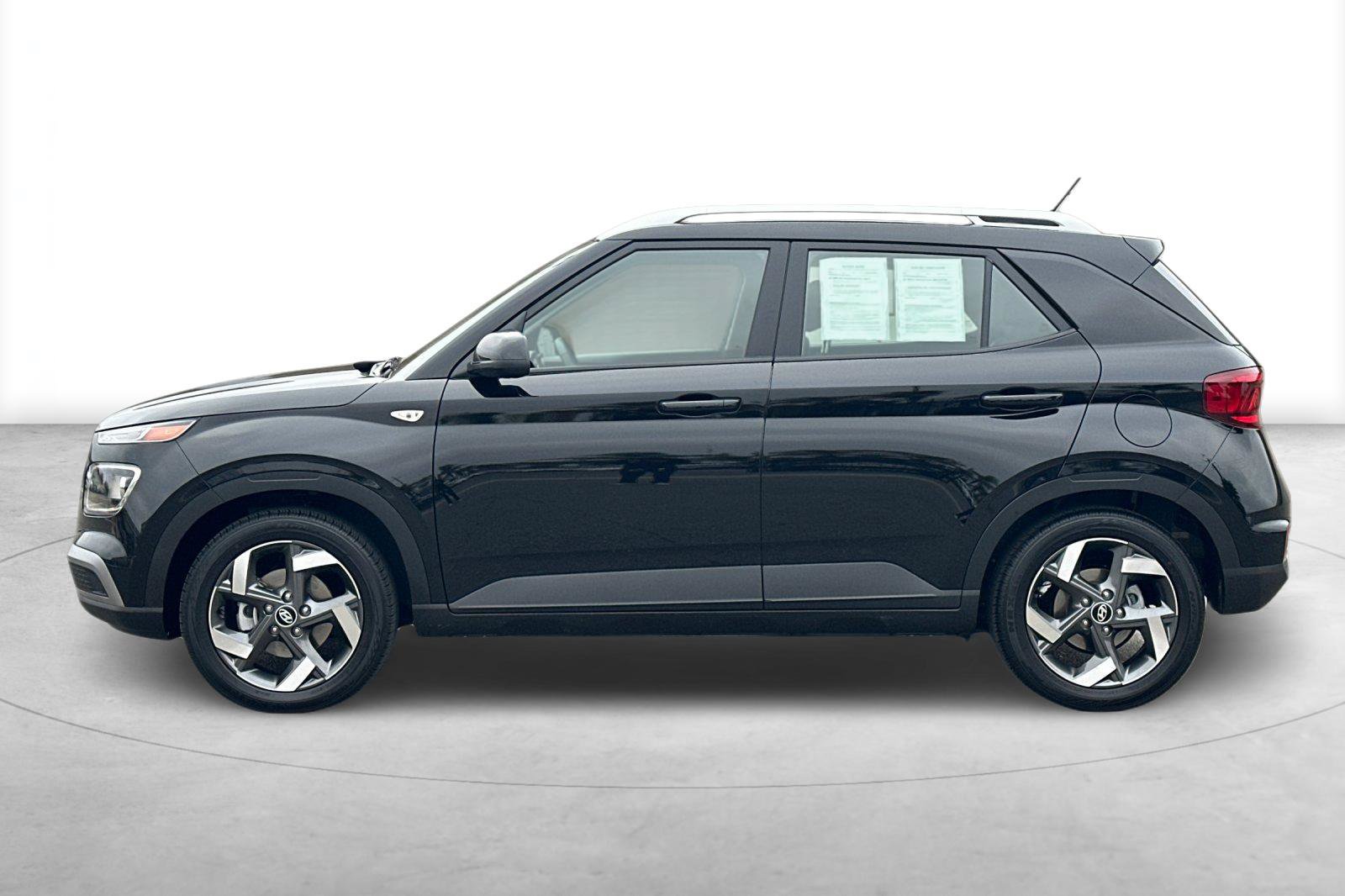 Certified 2026 Hyundai Venue SEL FWD image 3