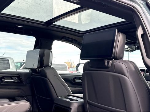 New 2026 GMC Yukon XL AT4 Ultimate w/ LPO, Floor Liner Package image 8