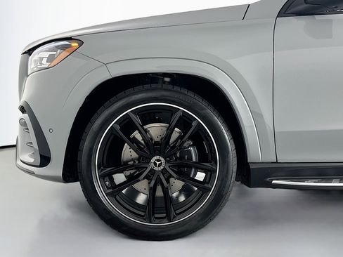 New 2026 Mercedes-Benz GLS 580 4MATIC image 10