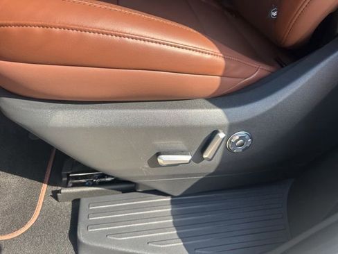 Used 2026 Lincoln Navigator Reserve AWD/4WD image 27