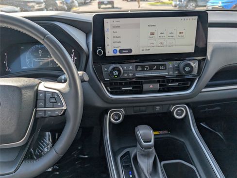Used 2024 Toyota Grand Highlander AWD image 20