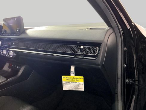 Used 2025 Honda Civic Sport image 17