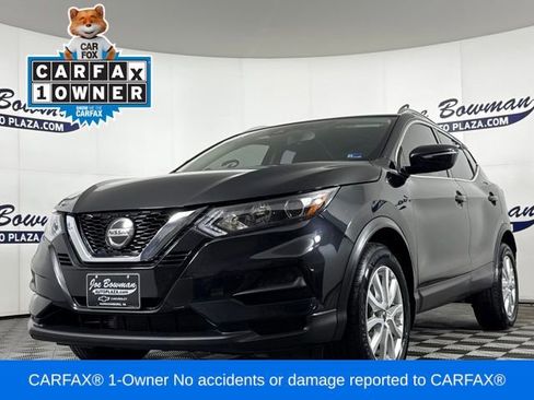 Used 2020 Nissan Rogue Sport SV image 2