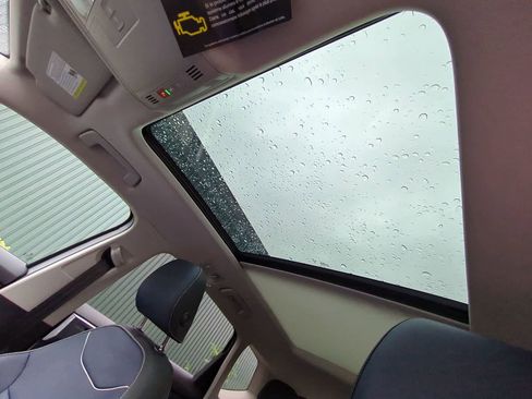 New 2025 Volkswagen Taos SEL image 19