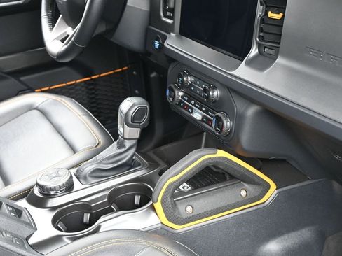 Used 2024 Ford Bronco Badlands image 33