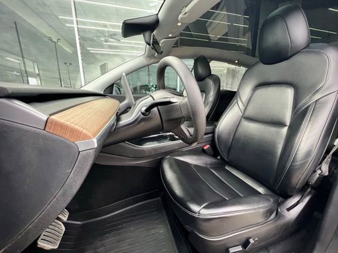 Used 2021 Tesla Model Y Long Range image 17