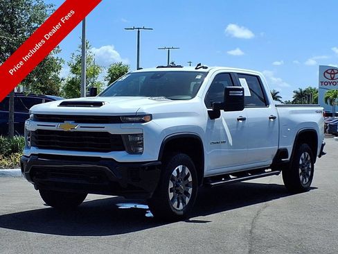 Used 2024 Chevrolet Silverado 2500 Custom w/ Custom Value Package AWD/4WD image 3