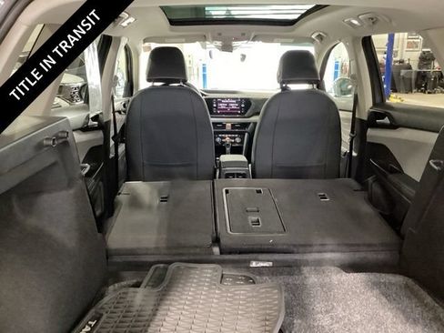 Used 2024 Volkswagen Taos SEL AWD/4WD image 16