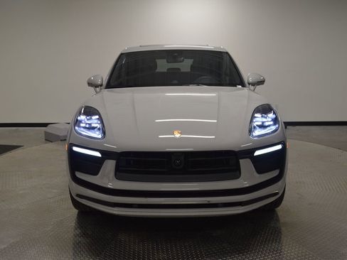 New 2026 Porsche Macan image 8