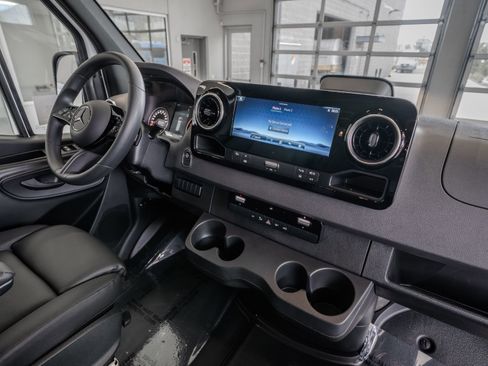 New 2025 Mercedes-Benz Sprinter 2500 image 17