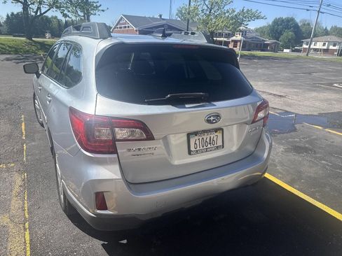 Used 2016 Subaru Outback 2.5i Premium AWD/4WD image 5
