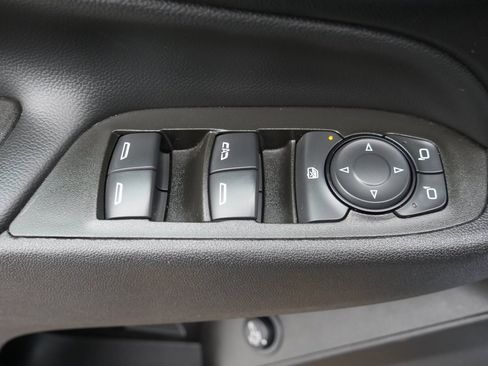 Used 2024 Chevrolet Equinox LT image 30