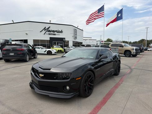 Used 2013 Chevrolet Camaro SS w/ SS Performance Package RWD image 1
