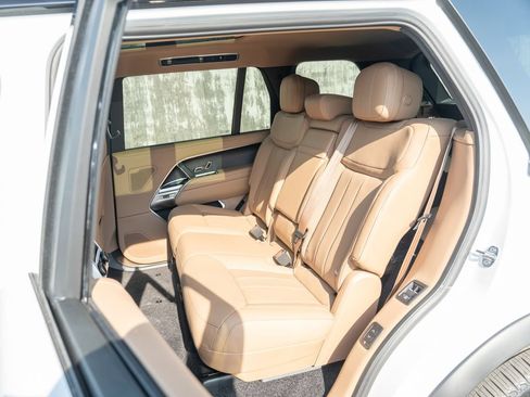 New 2026 Land Rover Range Rover Long Wheelbase SE AWD/4WD image 22