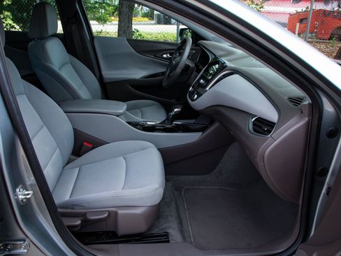 Used 2024 Chevrolet Malibu LT FWD image 29