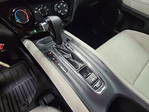 Used 2020 Honda HR-V LX image 18