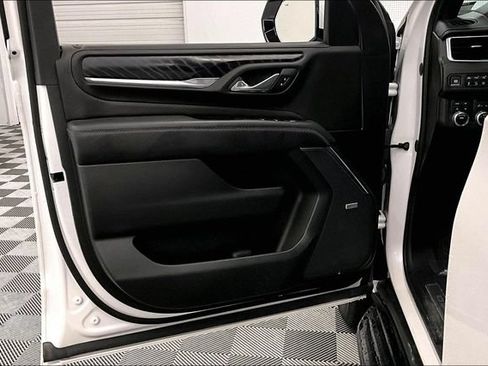 Used 2024 GMC Yukon XL Denali AWD/4WD image 21