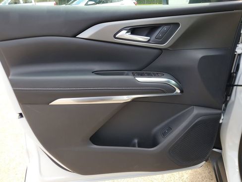 New 2026 Chevrolet Traverse LT w/ LPO, Floor Liner Package FWD image 18
