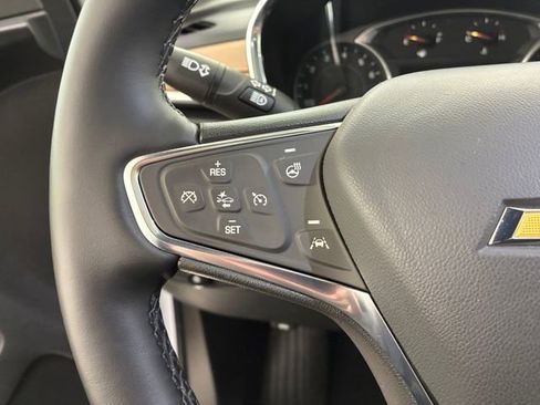 Used 2024 Chevrolet Equinox Premier image 23