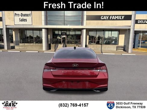 Used 2021 Hyundai Elantra SEL w/ Convenience + Premium Package image 8