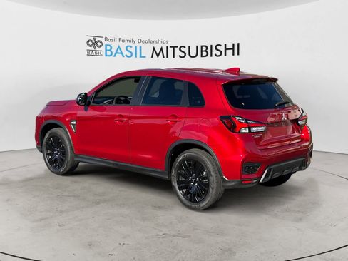 Used 2025 Mitsubishi Outlander Sport LE image 3