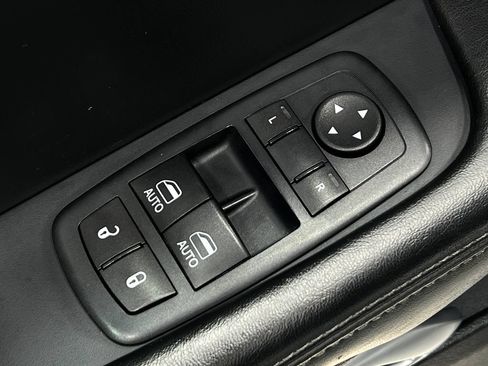 Used 2016 Dodge Challenger R/T Scat Pack RWD image 16