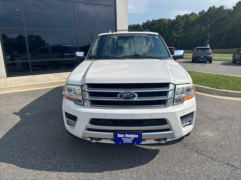 Used 2016 Ford Expedition Platinum AWD/4WD image 2