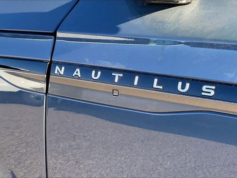 New 2026 Lincoln Nautilus Premier w/ Jet Appearance Package AWD/4WD image 15