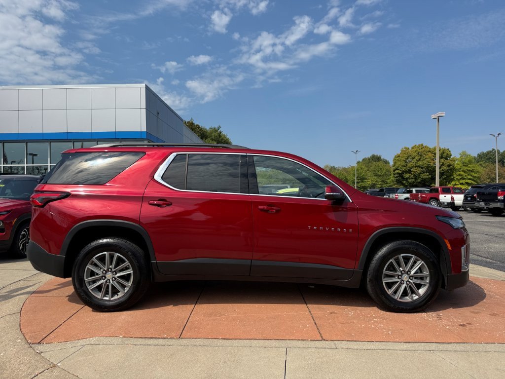 Used 2023 Chevrolet Traverse LT FWD image 7