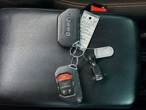 Used 2023 Jeep Gladiator Mojave w/ Cold Weather Group image 36