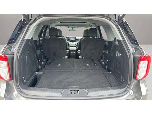 Used 2023 Ford Explorer XLT w/ Equipment Group 202A AWD/4WD image 10