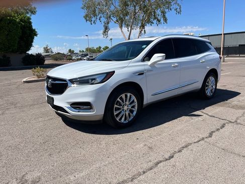 Used 2020 Buick Enclave Essence w/ Sound and Sites Package image 4