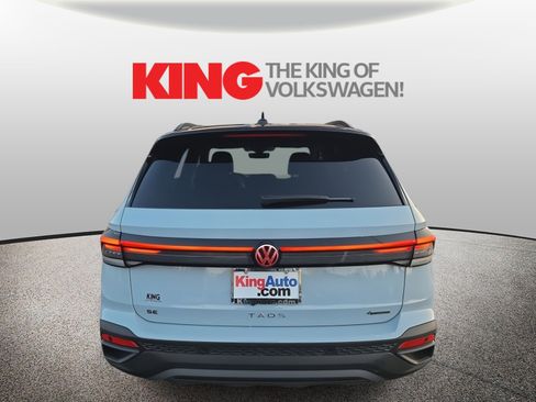 New 2026 Volkswagen Taos SE image 4