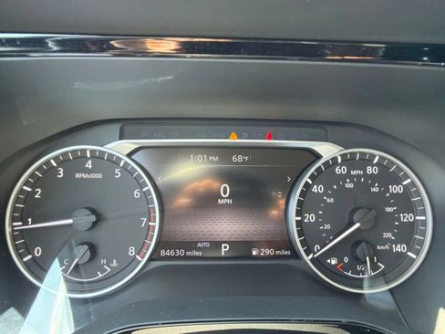 Used 2022 Nissan Pathfinder SV AWD/4WD image 17