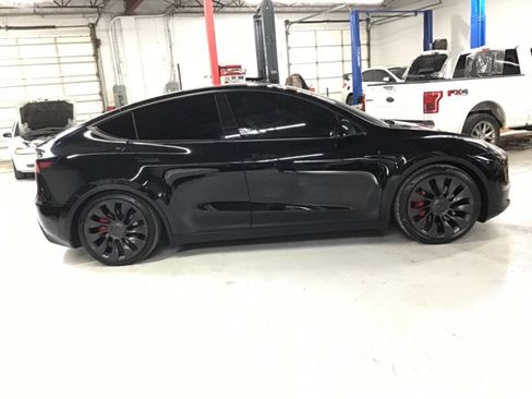 Used 2021 Tesla Model Y Performance AWD/4WD image 4