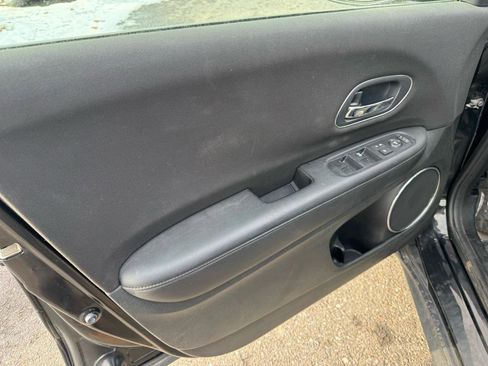 Used 2016 Honda HR-V EX image 9