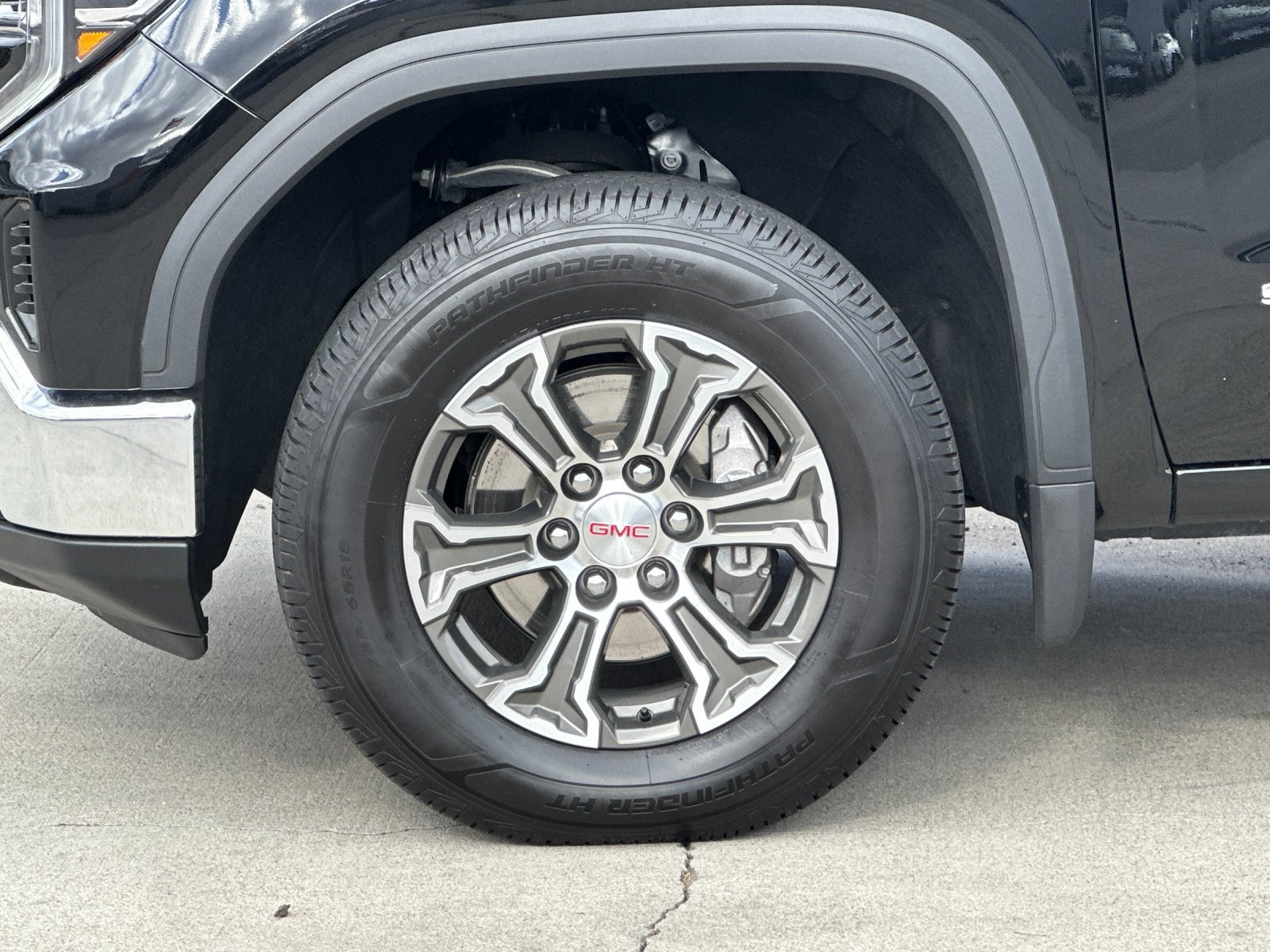 Used 2025 GMC Sierra 1500 SLT AWD/4WD image 35