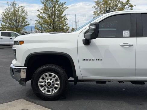 Used 2024 Chevrolet Silverado 2500 LT w/ Convenience Package AWD/4WD image 7