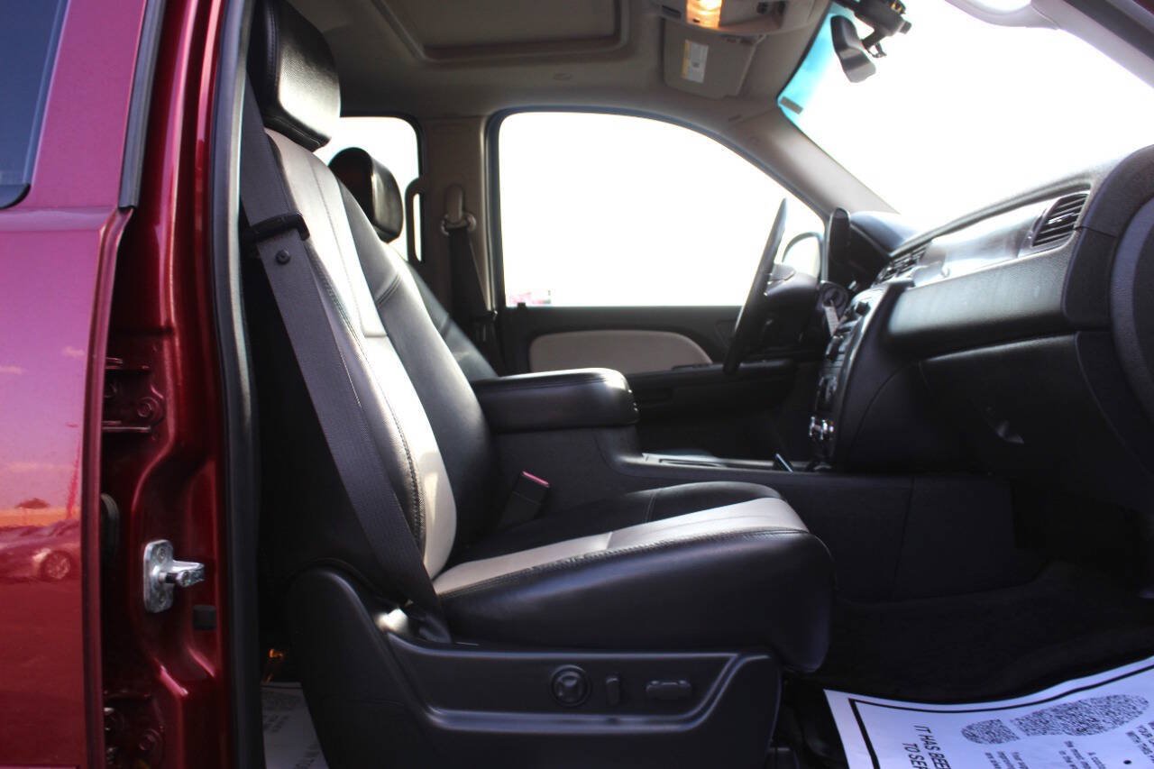 Used 2008 Chevrolet Avalanche LT w/ LT Preferred Equipment Group AWD/4WD image 9