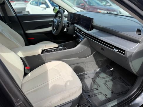 Used 2025 Hyundai Sonata SEL FWD image 23