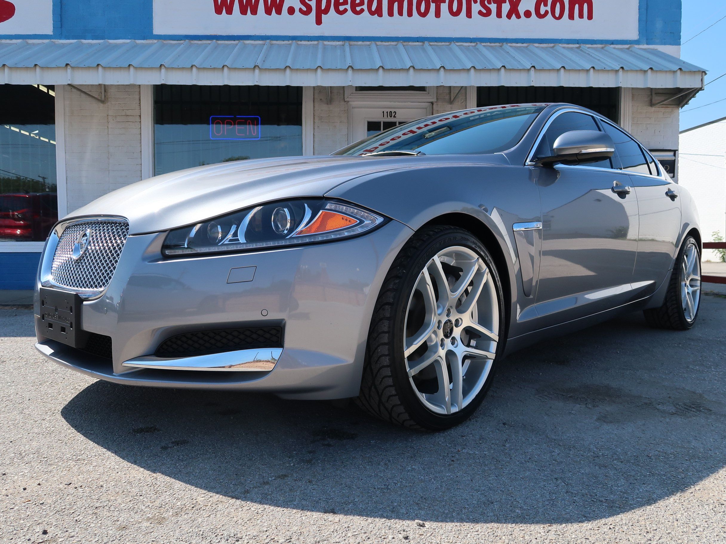 Used 2012 Jaguar XF Portfolio RWD image 5