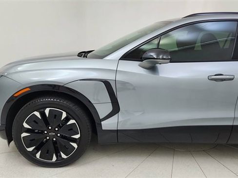 Used 2025 Chevrolet Blazer EV RS image 9