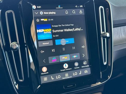 New 2026 Volvo XC40 B5 Core image 17