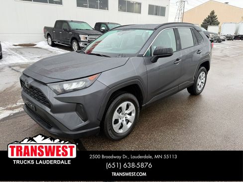Used 2021 Toyota RAV4 LE image 1