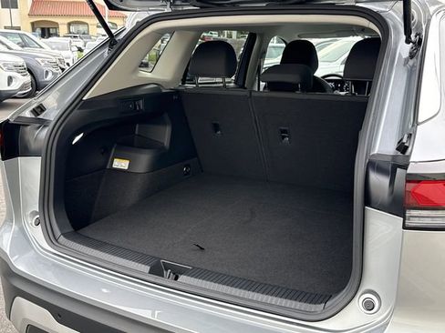 Used 2025 Volkswagen Tiguan S image 13