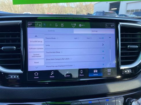 Used 2023 Chrysler Pacifica Touring-L FWD image 25