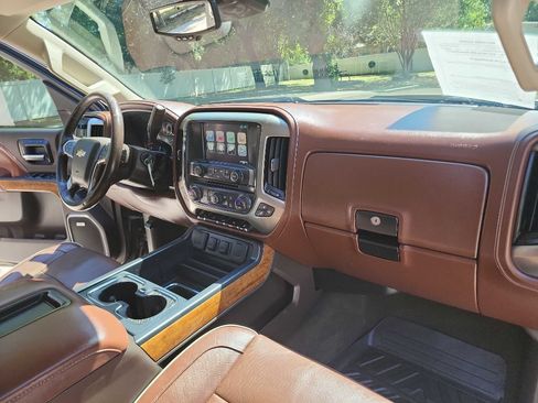 Used 2015 Chevrolet Silverado 2500 High Country w/ High Country Premium Package AWD/4WD image 37