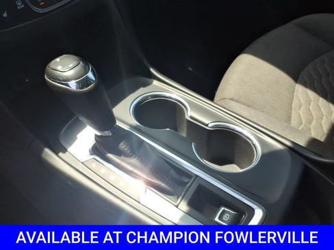 Used 2018 Chevrolet Equinox LT FWD image 23