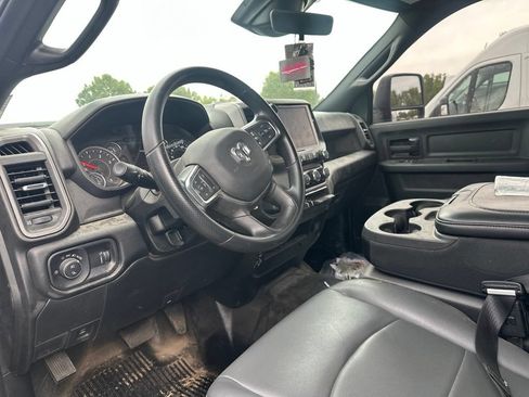 Used 2025 RAM 2500 Tradesman w/ Chrome Appearance Group AWD/4WD image 5