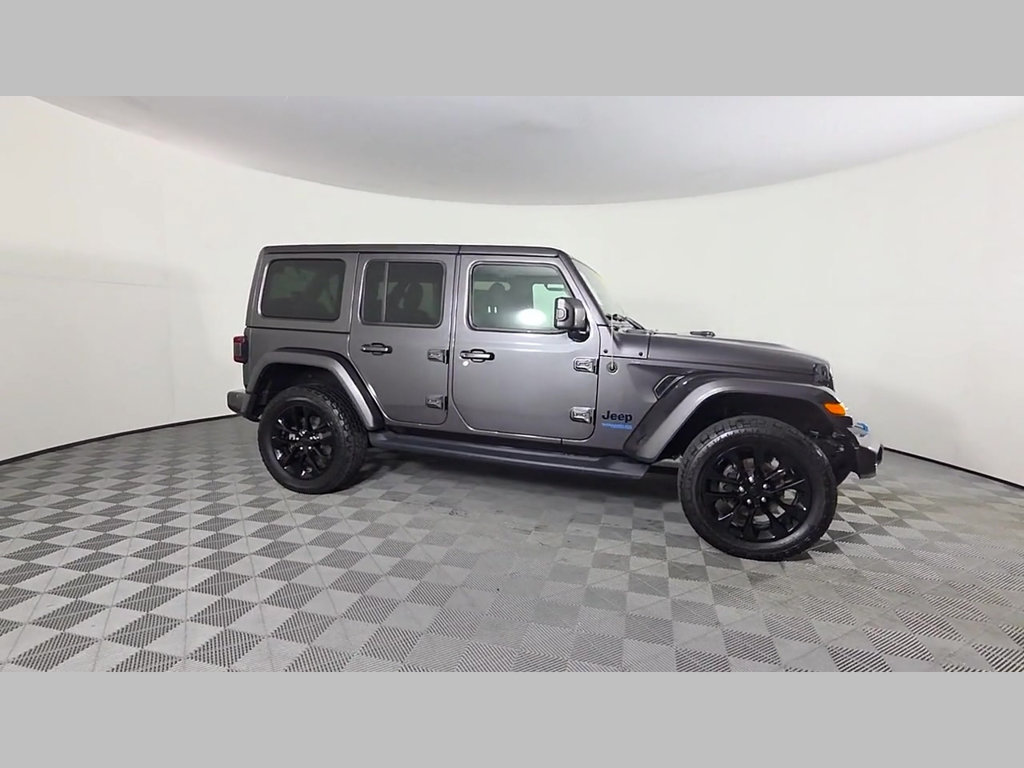 Used 2021 Jeep Wrangler Unlimited Sahara AWD/4WD image 3